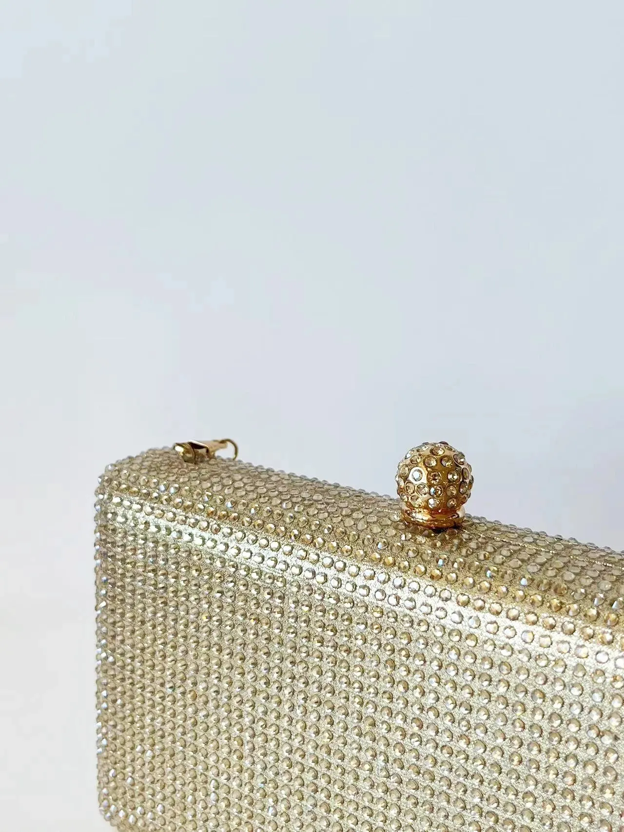 Diamond-Studded Rhinestone Clutch Bag