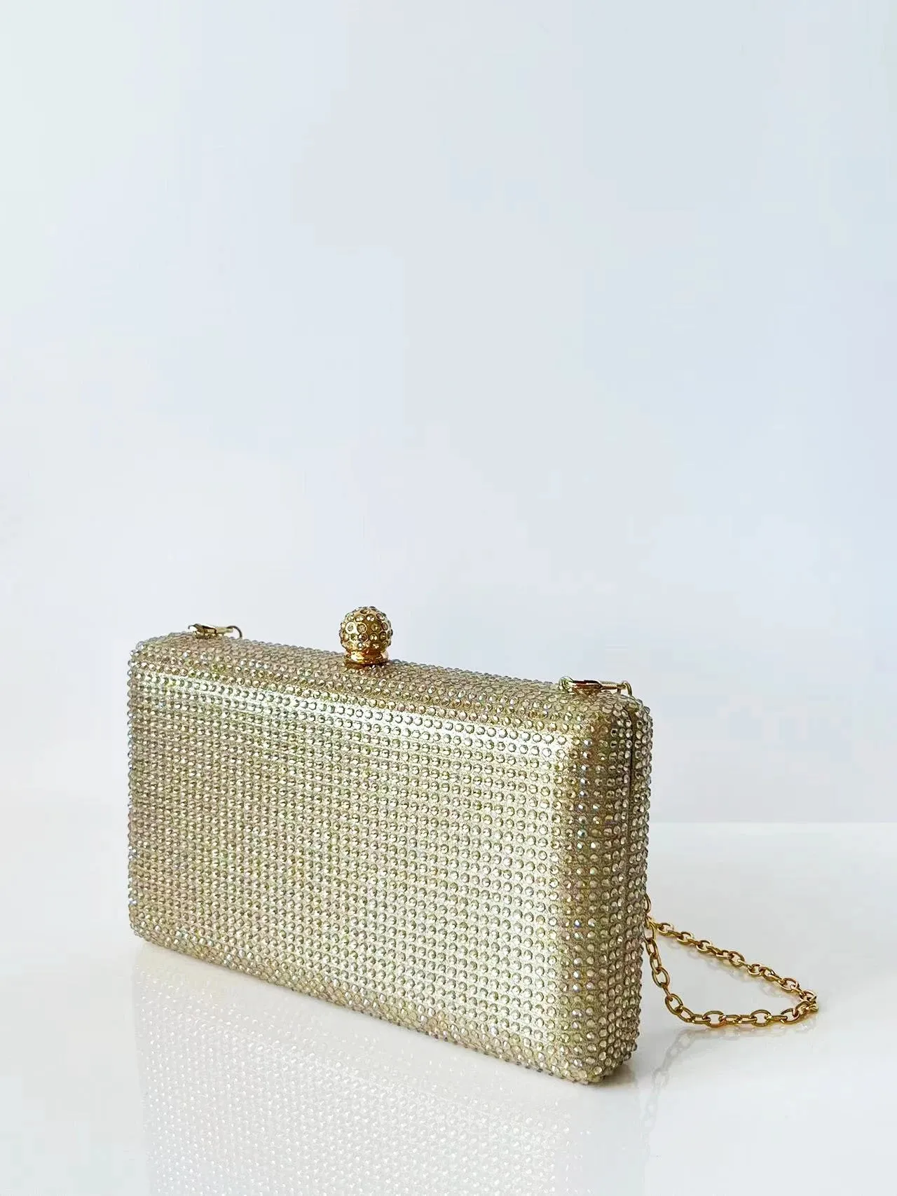 Diamond-Studded Rhinestone Clutch Bag